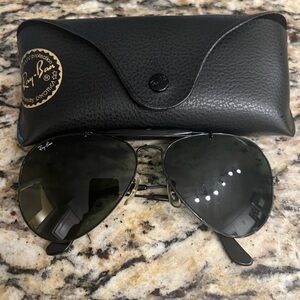 Ray-Ban Aviator Sunglasses with Case